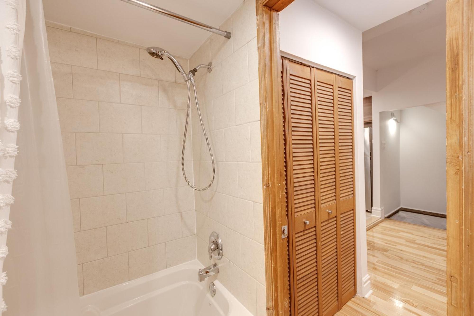 Apartement Saint Andre Montreal Exterior photo