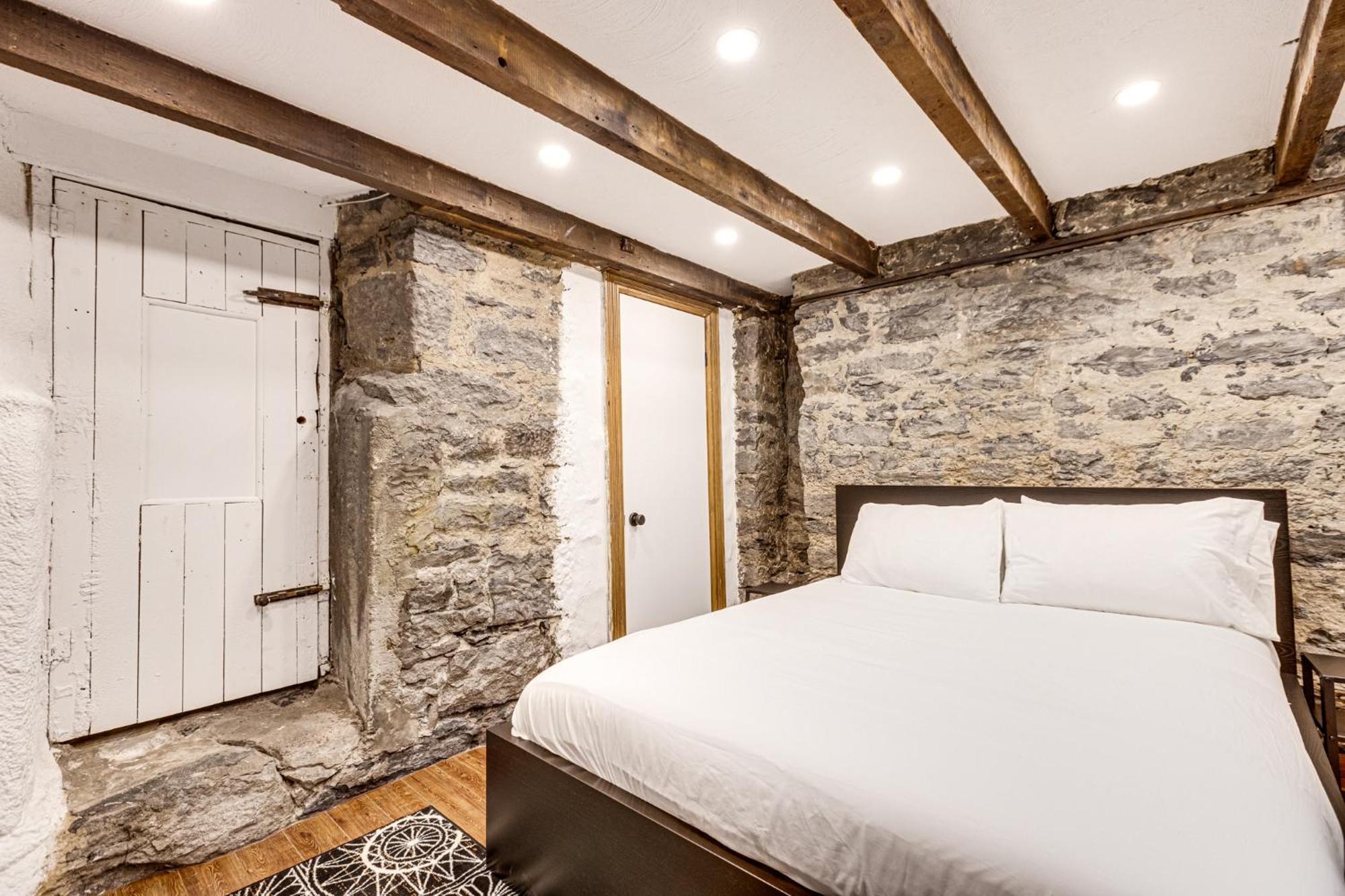 Apartement Saint Andre Montreal Exterior photo